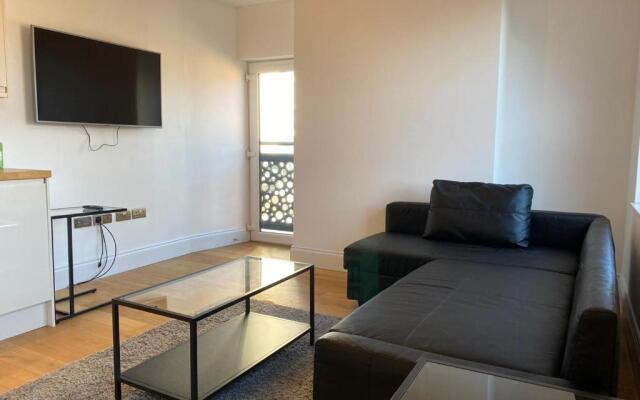 City Centre Duplex Sleeps 4 H9