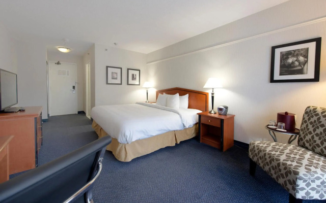 Toronto Don Valley Hotel and Suites