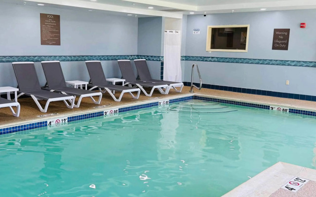 Comfort Inn & Suites Scarborough - Portland