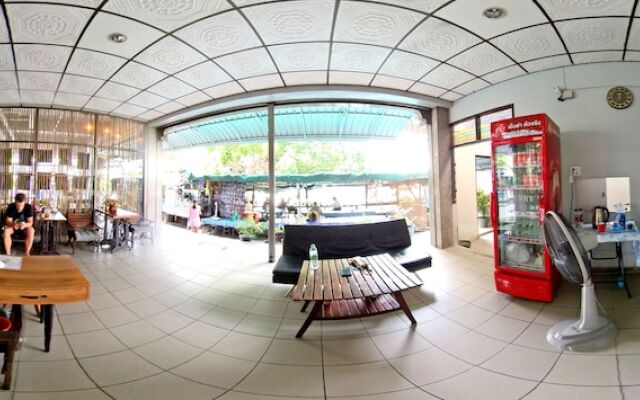Mam's House Khaosan