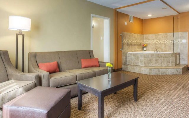 Quality Inn & Suites Chattanooga-East Ridge