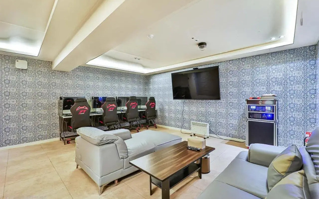 DK Hotel