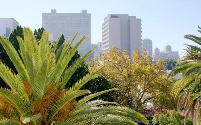 437 St Martini Gardens Apartments