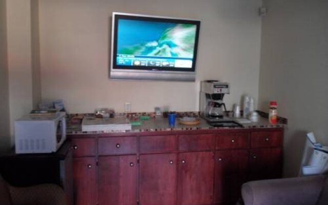 Scottish Inn Near the Falls and Casino