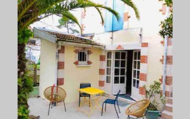 Appt 2 Chambres Calme,Clim, Plage Et Gare Proche Pkg