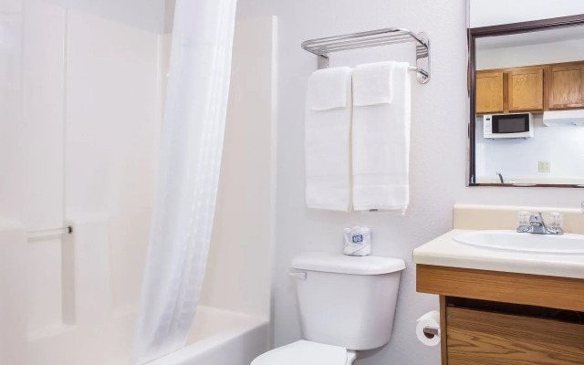 WoodSpring Suites Conroe