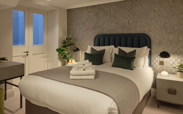 Mayfair Darley House by Viridian Apartments