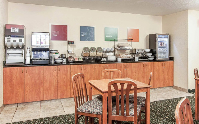 Comfort Inn & Suites Tualatin - Lake Oswego South