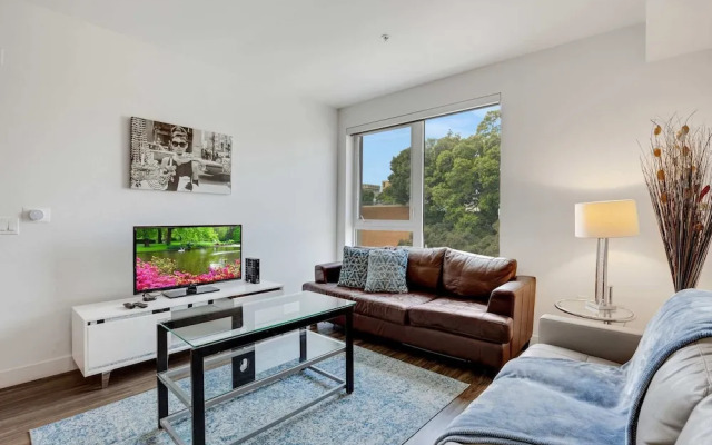 Stylish 1BR Family Apartment by Dtla