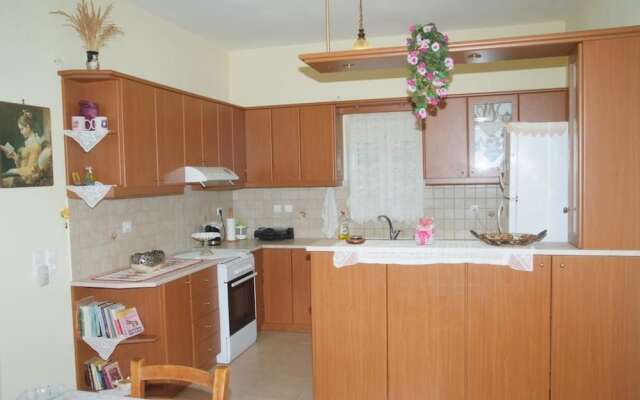 Tourloti Village House