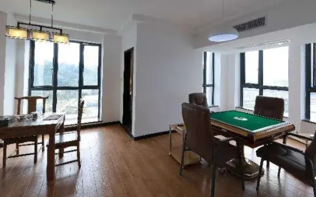 Ling Jiang Hotel