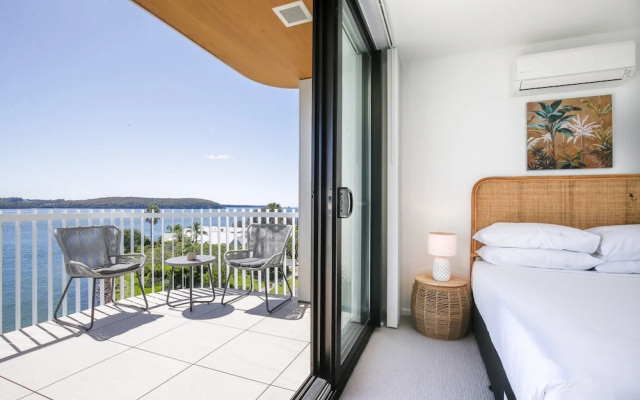 Lavish Coastal 2-bed With Stunning Ocean Views – Balcony – Batemans Bay