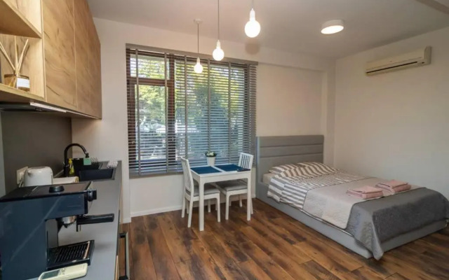 Exclusive Top Central Studio