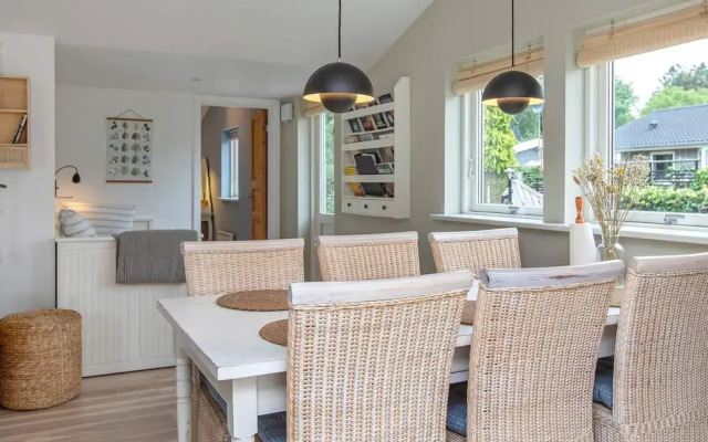 6 Person Holiday Home in Vaeggerlose
