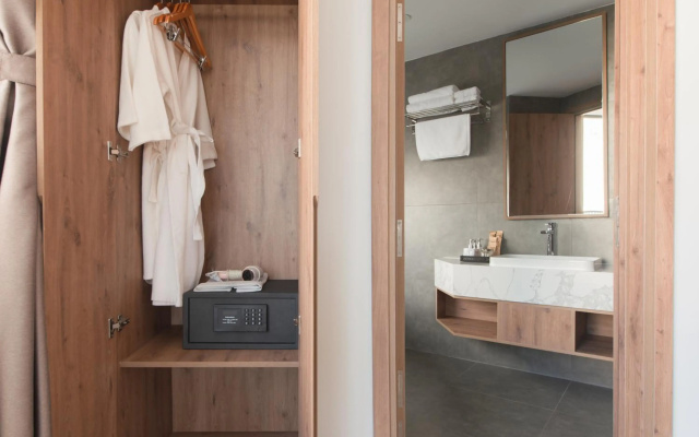 Zenia Boutique Hotel Nha Trang – Guest Rooms – Nha Trang
