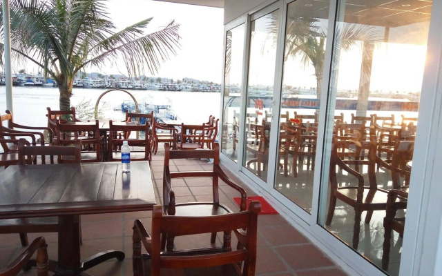Gray Line Halong Cruise