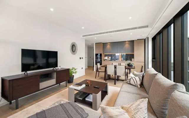 Luxury two Bedroom Apartment in East Londons Docklands