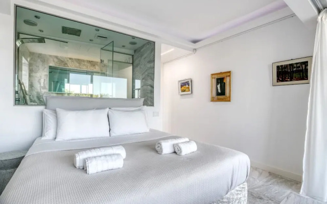 South Blue Luxury Apartment in Vouliagmeni