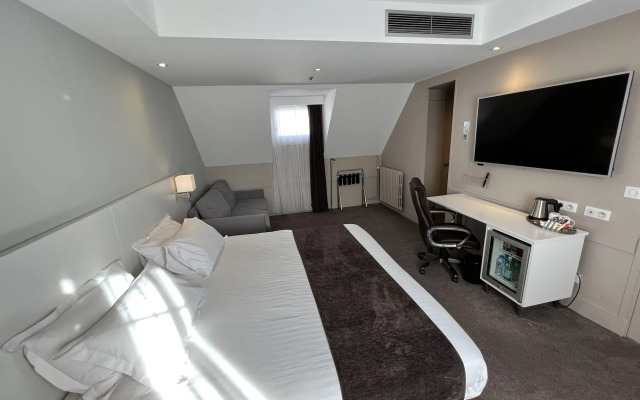Holiday Inn Paris - Auteuil by IHG