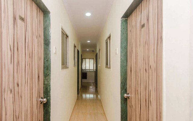 OYO 13471 Hotel HomeStay