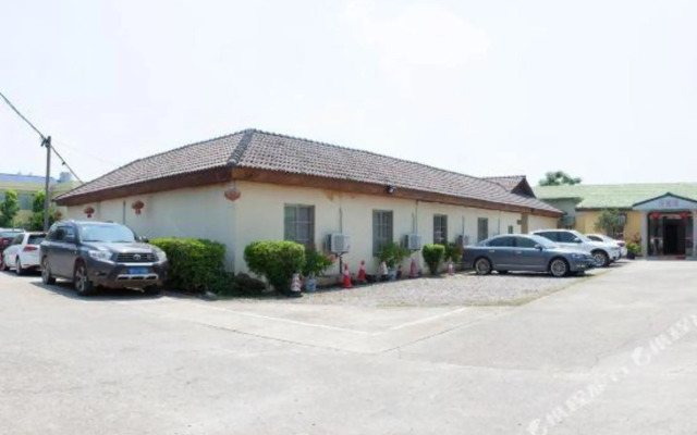 Xueping Business Hotel