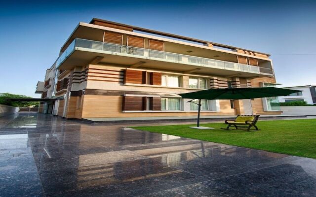 Stately Suites NH 8