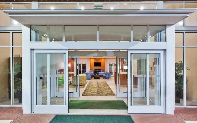 DoubleTree by Hilton Brunswick