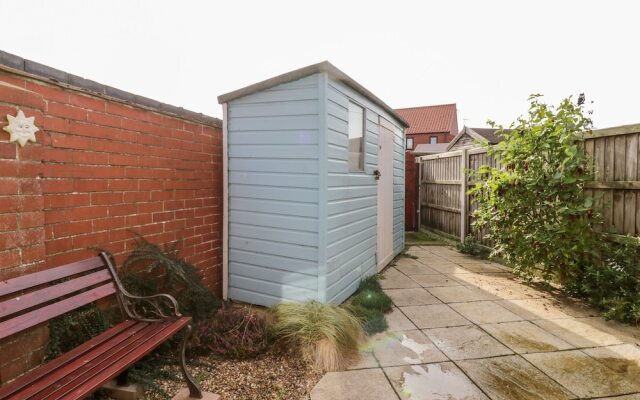 2 Waxham Court