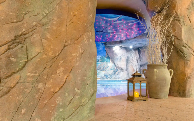 Paradise Hotel & Wellness