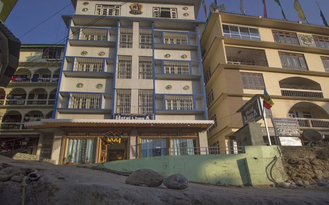 Oyo 24942 Hotel Lhasa
