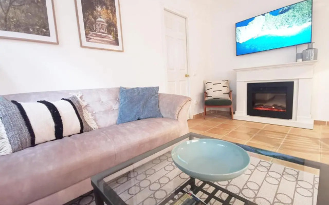 Hillside Apartment with AC & heating in Grande Maison