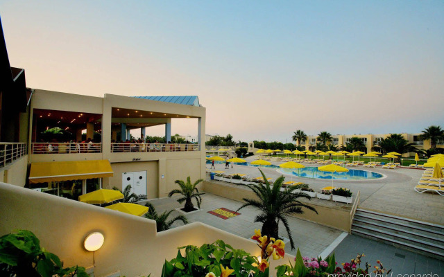 Akti Coast Club