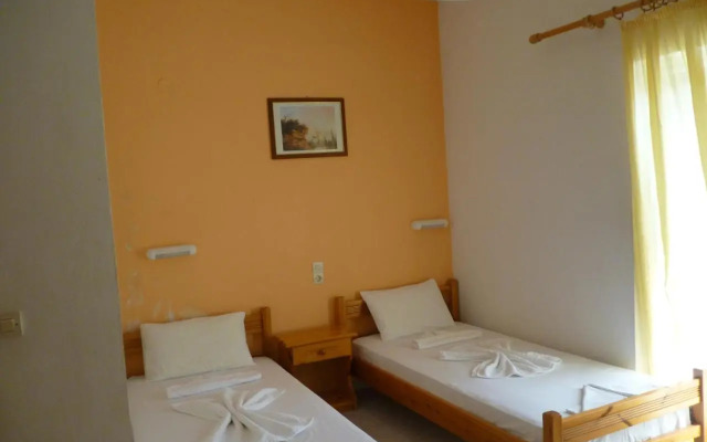 Babis Taverna & Rooms