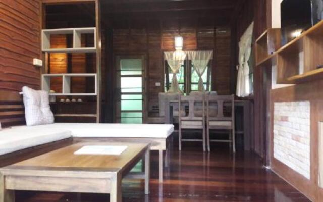 Khaokhoherbary Organic Farm & Resort