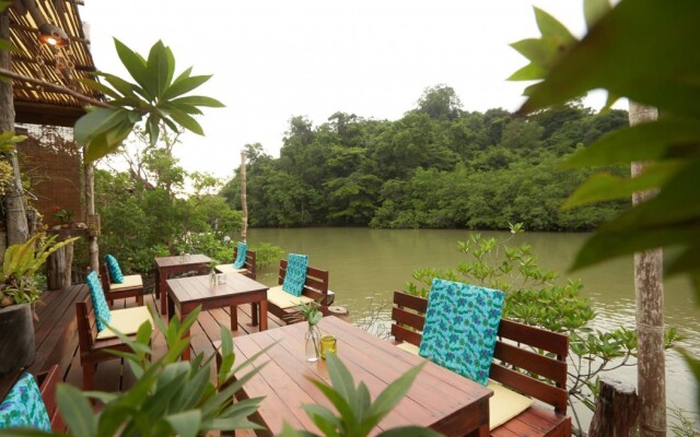 Bann Makok The Getaway