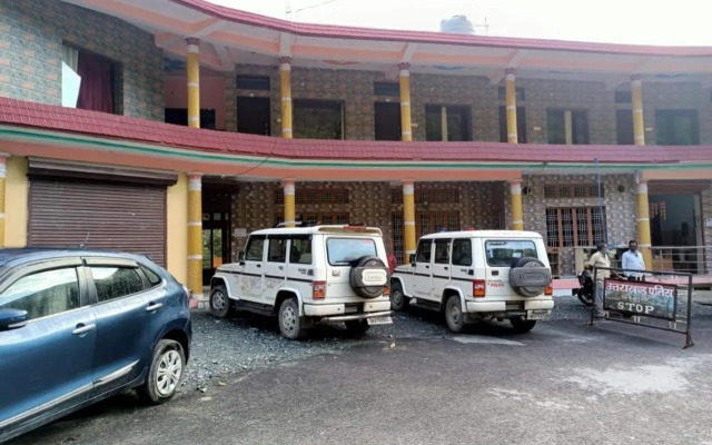 OYO 23141 Kanak Palace Barkot