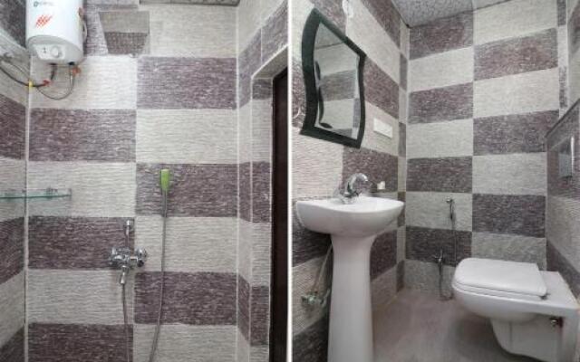 Collection O 24604 Hotel GMC Grand Luxury Stay