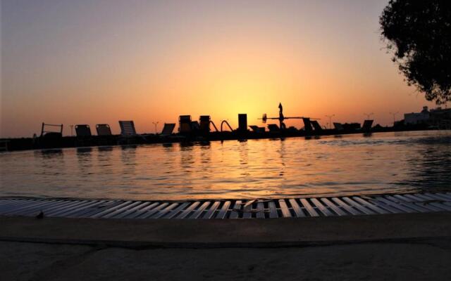 COSea Living: Seaside 2 Bedroom Flat Kings Palace 209