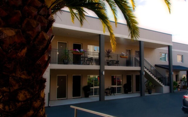 Dunedin Palms Motel