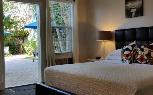 Las Olas Guesthouse @ 15th Avenue