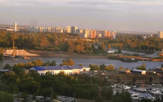 Apartments on Pionerskaya street 100