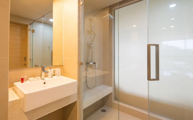 Seaview modern Apartment at Karon Hill