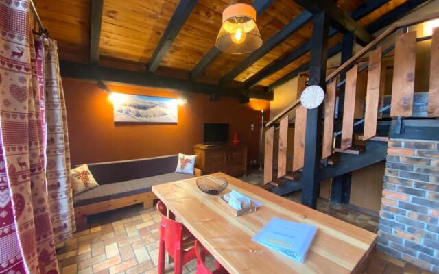 LA POMME DE PIN 1 Appartement avec terrasse