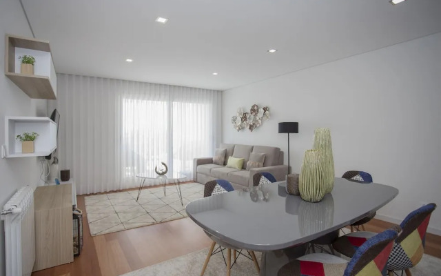 Liiiving -Luxury River View Apartment IX