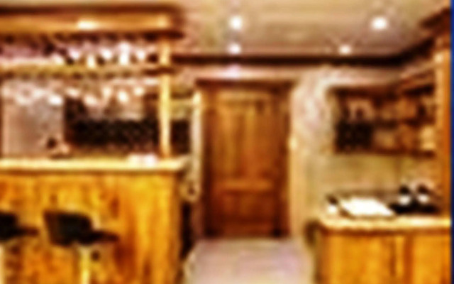 Riverside Hotel