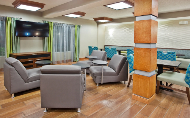 Holiday Inn Express & Suites Kimball by IHG