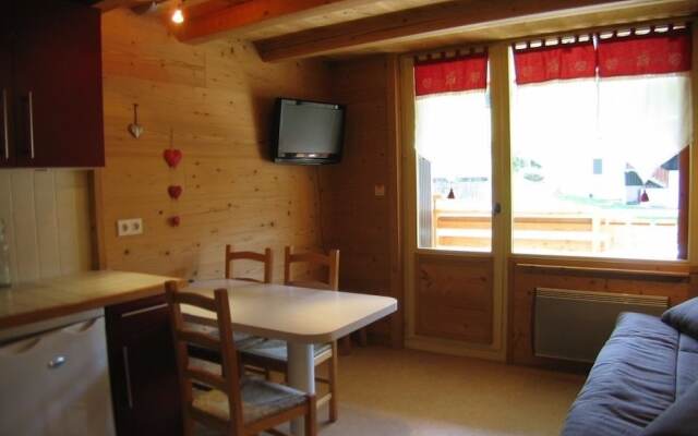 PARNASSE 203 La Clusaz skis aux pieds