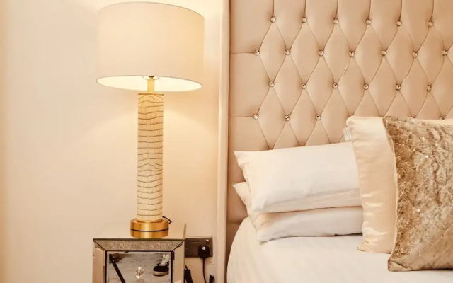 Deluxe City Apt, Riverside Canal View&free Parking