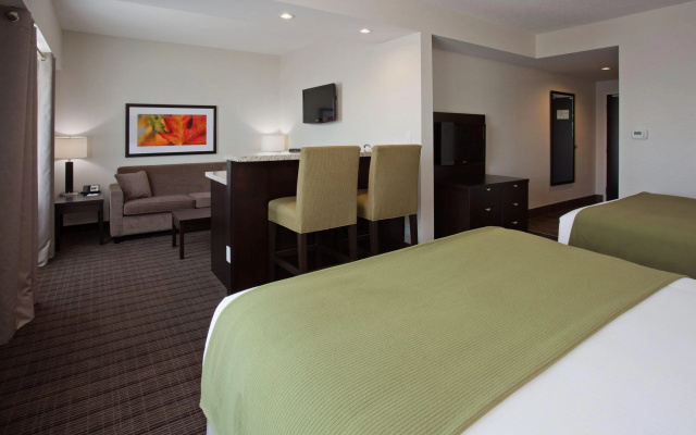 Holiday Inn Express New Liskeard
