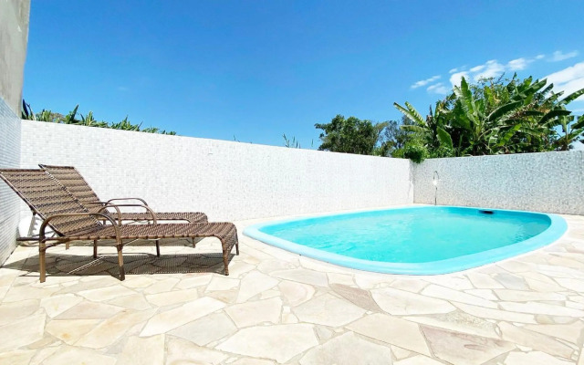 Maravilhoso sobrado com piscina e cascata